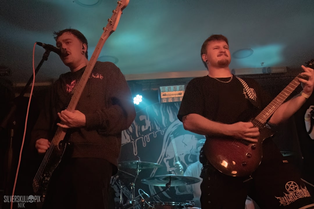 AKKMM22DSC_4257X-low-light.jpg - Silverskullpix