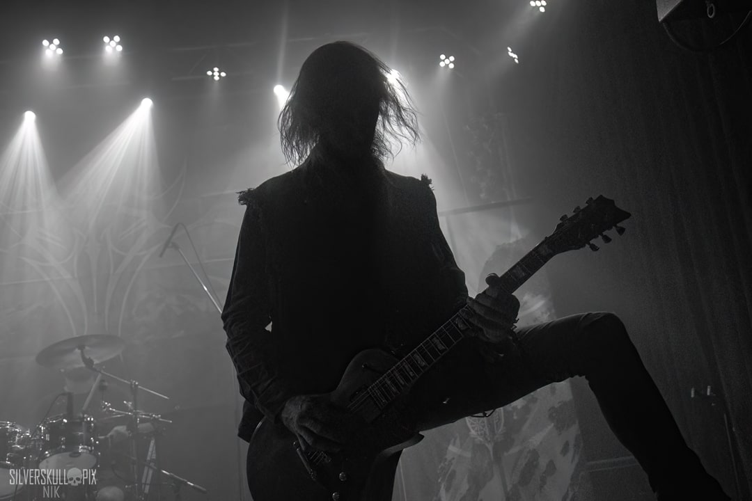 ashvol1DSC_0218X-low-light.jpg - Silverskullpix