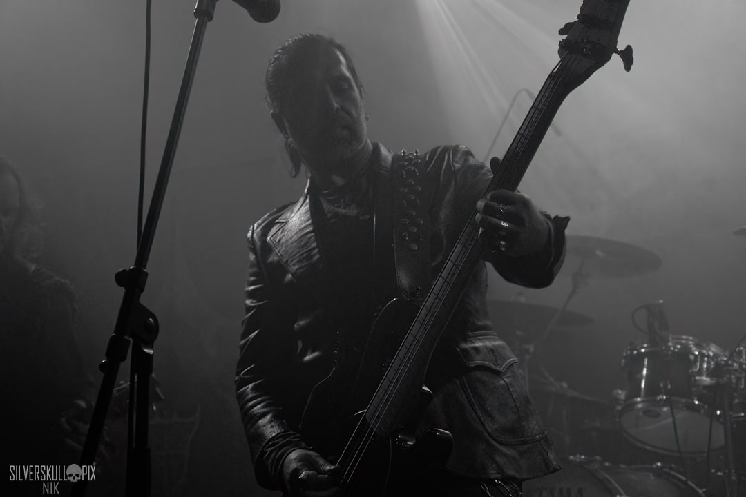 ashvol1DSC_9872X-low-light.jpg - Silverskullpix