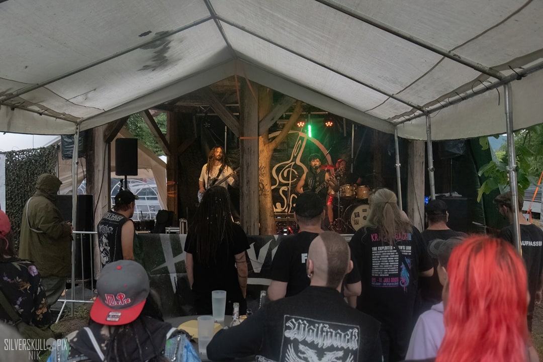 scuzzleDSC_7524X-low-light.jpg - Silverskullpix