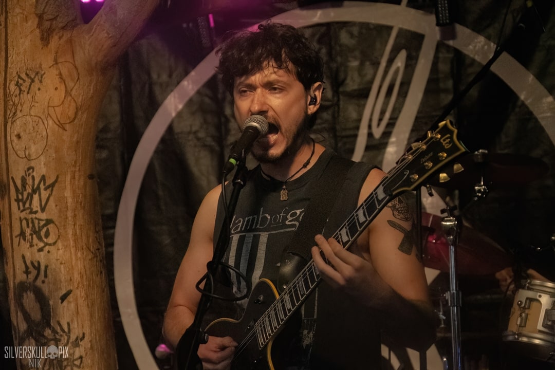scuzzleDSC_7541-2X-low-light.jpg - Silverskullpix