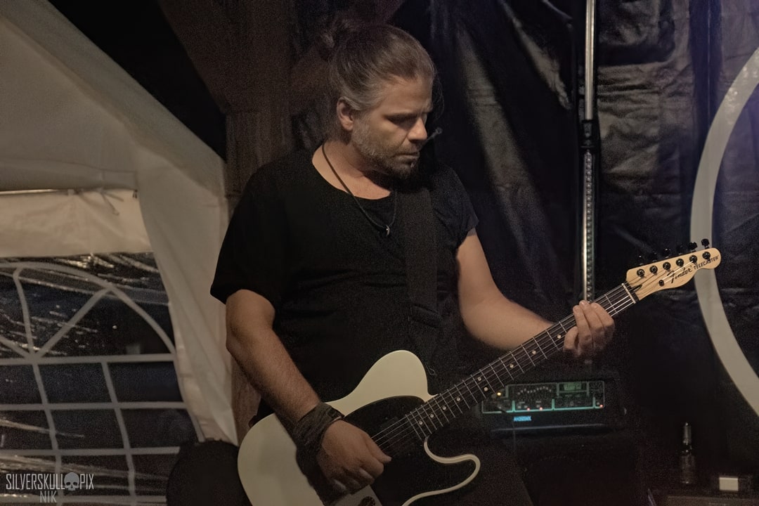 scuzzleDSC_7765X-low-light.jpg - Silverskullpix