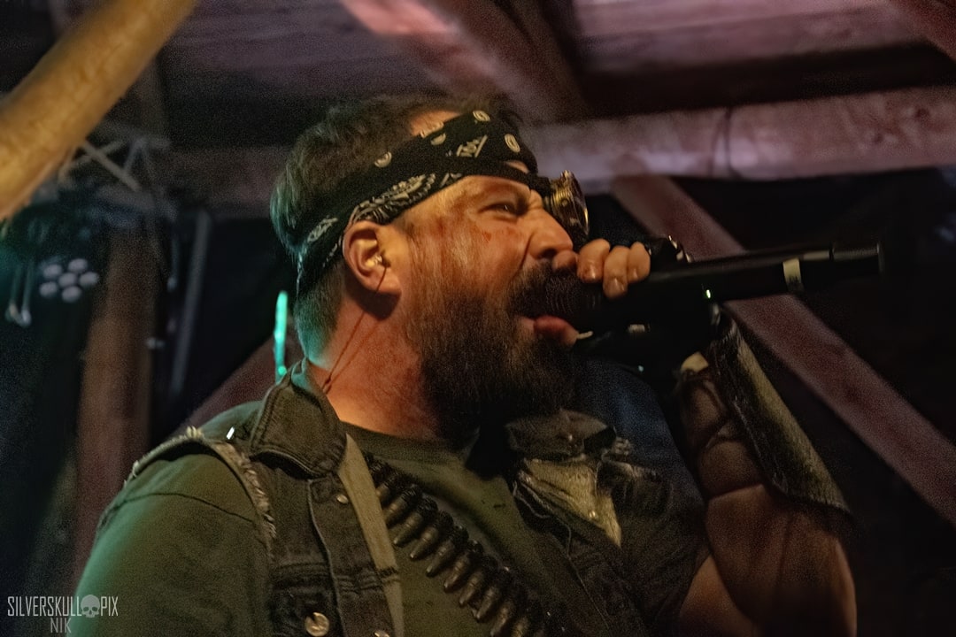 scuzzleDSC_7911X-low-light.jpg - Silverskullpix