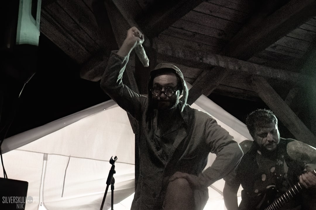 scuzzleDSC_7980X-low-light.jpg - Silverskullpix