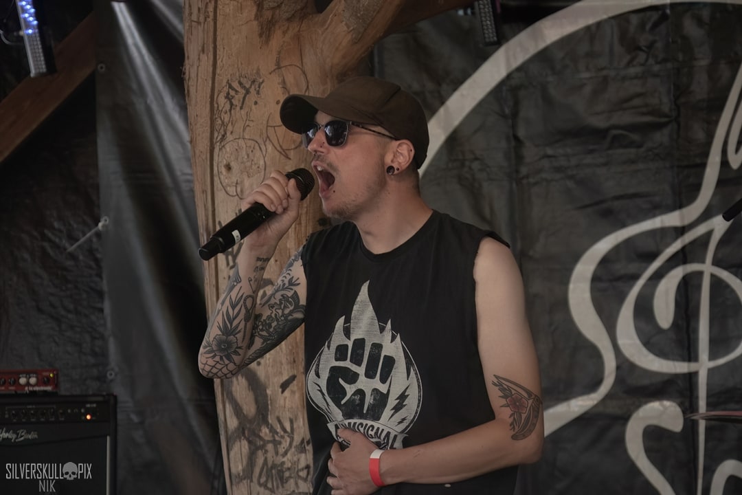 scuzzleDSC_8218X-low-light.jpg - Silverskullpix