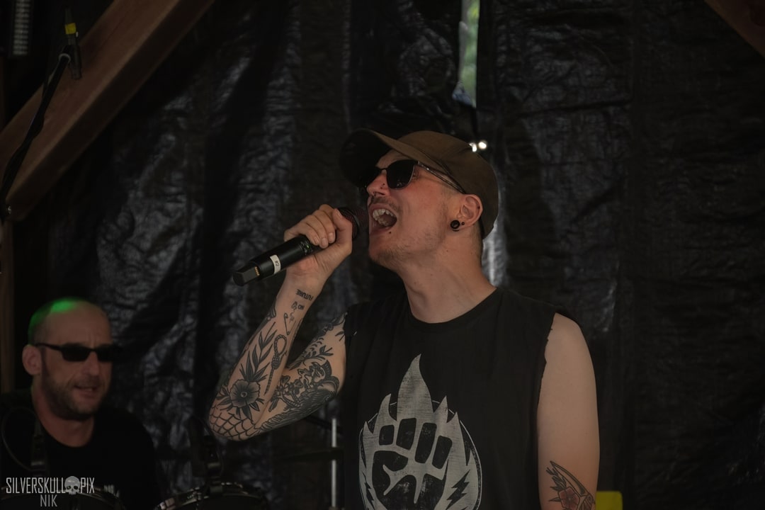 scuzzleDSC_8322X-low-light.jpg - Silverskullpix