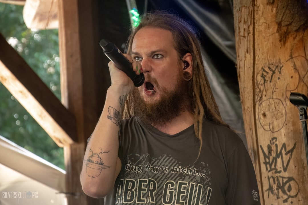 scuzzleDSC_8442X-low-light.jpg - Silverskullpix