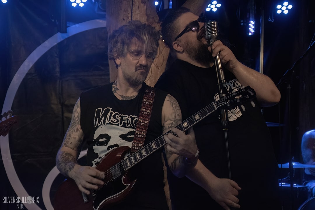 scuzzleDSC_8872X-low-light.jpg - Silverskullpix