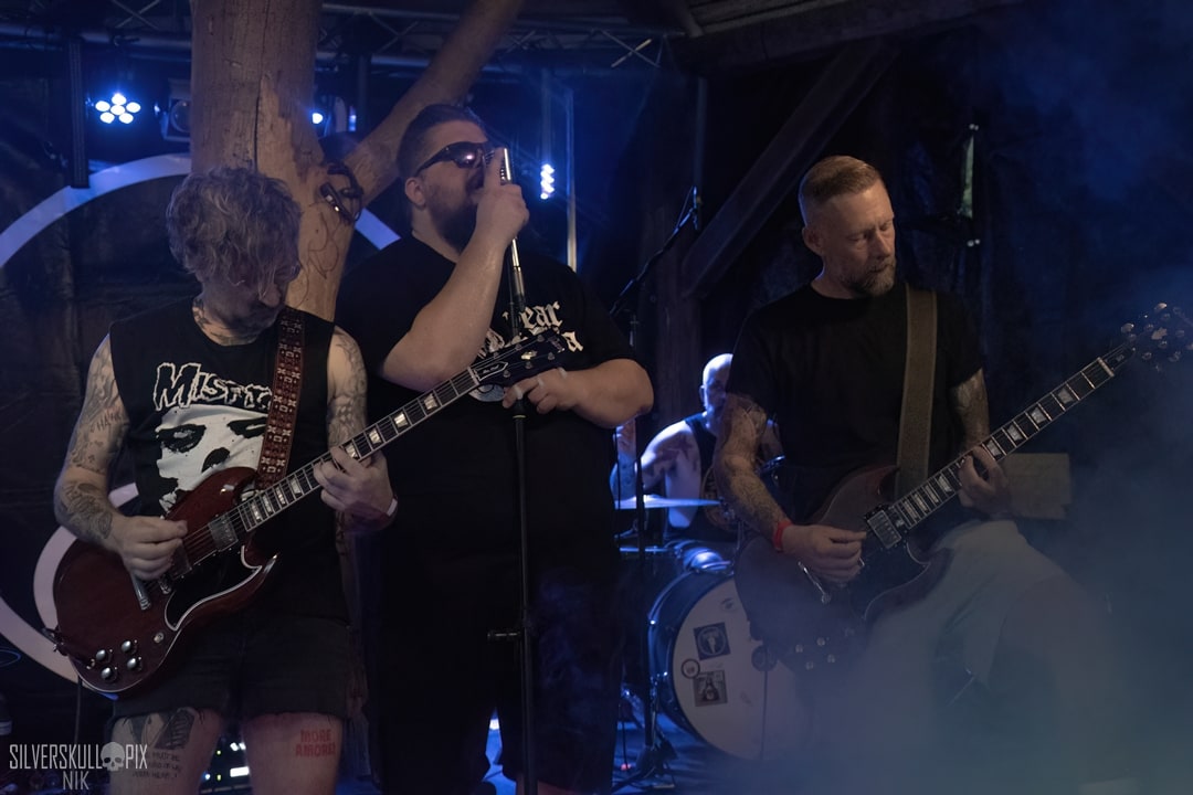 scuzzleDSC_8892X-low-light.jpg - Silverskullpix