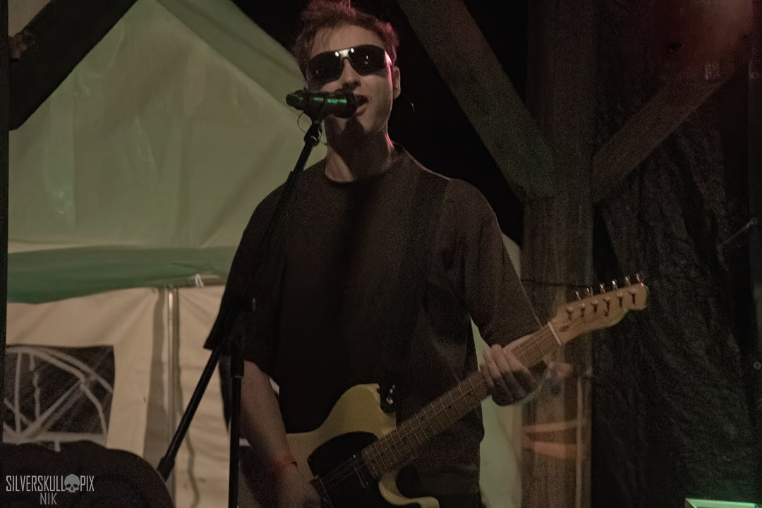 scuzzleDSC_9227X-low-light.jpg - Silverskullpix